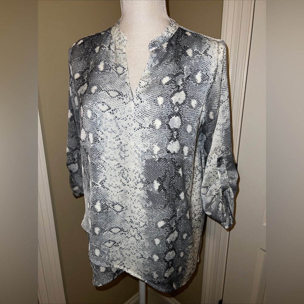 She & Sky | Snakeskin Criss Cross Hem Blouse, womens size small